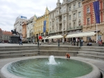Загреб. Купание в фонтане
