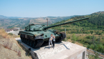 У памятника "Освобождения Шуши"